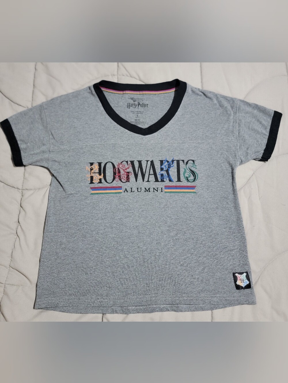 Universal Studios The Wizarding World of Harry Potter Hogwarts Alumni T-shirt- L